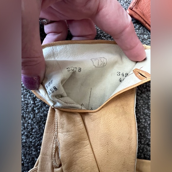 Vintage Gloves (4 prs) in Pink Quilted Long Glove Storage Box 40’s-50’s - Picture 5 of 13